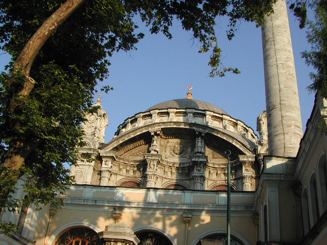 mosques in streets of istanbul