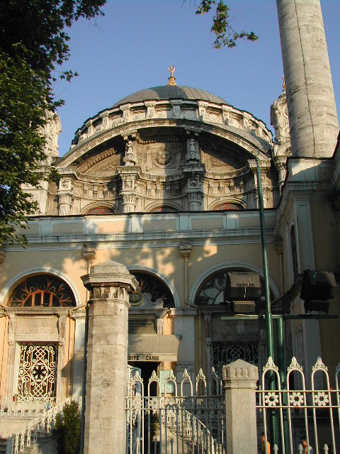 mosques in streets of istanbul