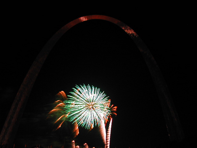 missouri - st.louis - fourth of july fireworks