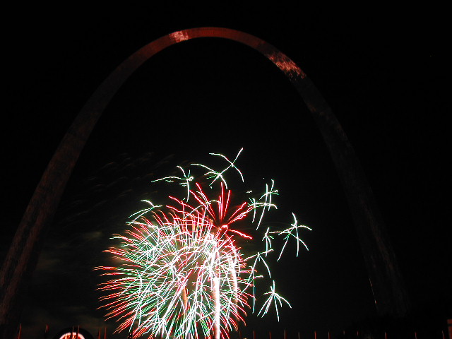 missouri - st.louis - fourth of july fireworks