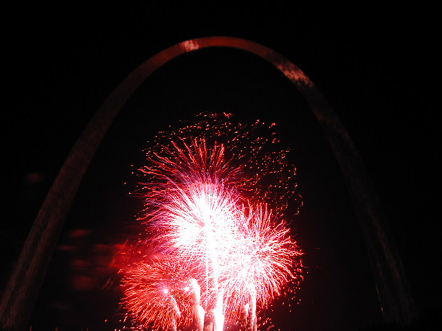 missouri - st.louis - fourth of july fireworks